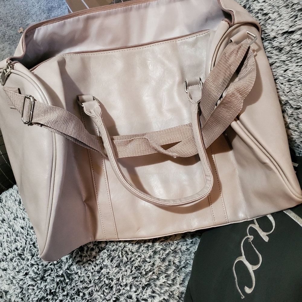 Ulta Weekender Bag - Picture 2 of 3